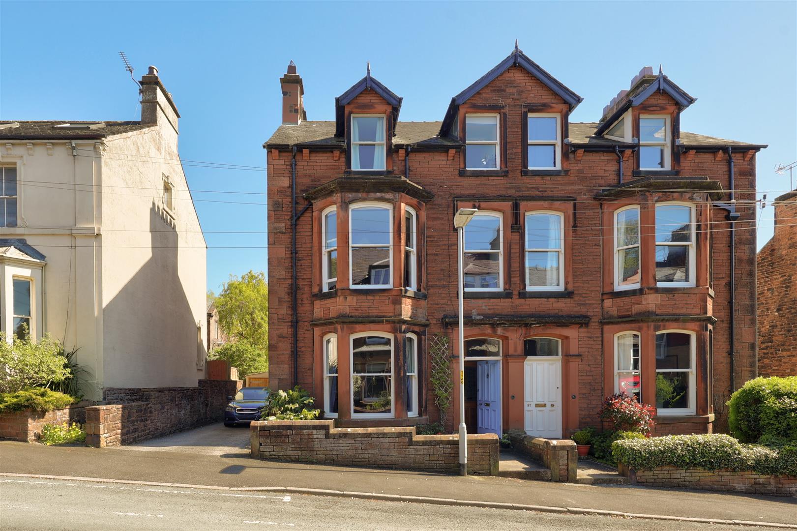96 Lowther St_44.JPG